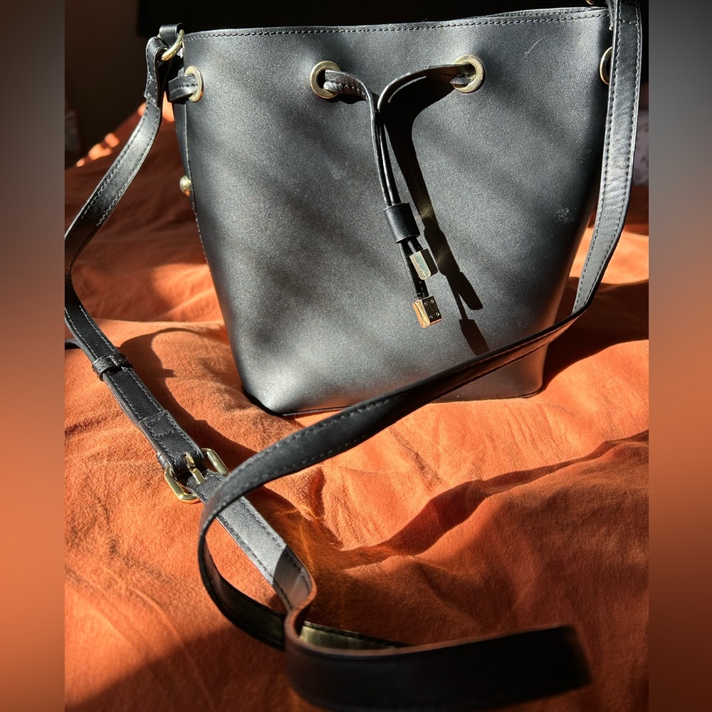 Black Bucket Bag